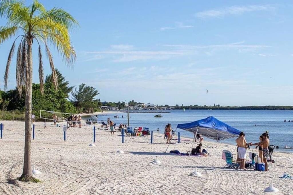 Sea Breeze, Studio 510, Beach Steps Away!+Pool+Wifi Ruskin Exterior foto